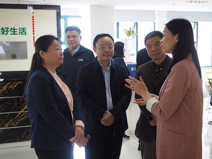 民政部社會事務(wù)司副司長范瑜到市第三社會福利院調(diào)研社區(qū)精神康復(fù)工作